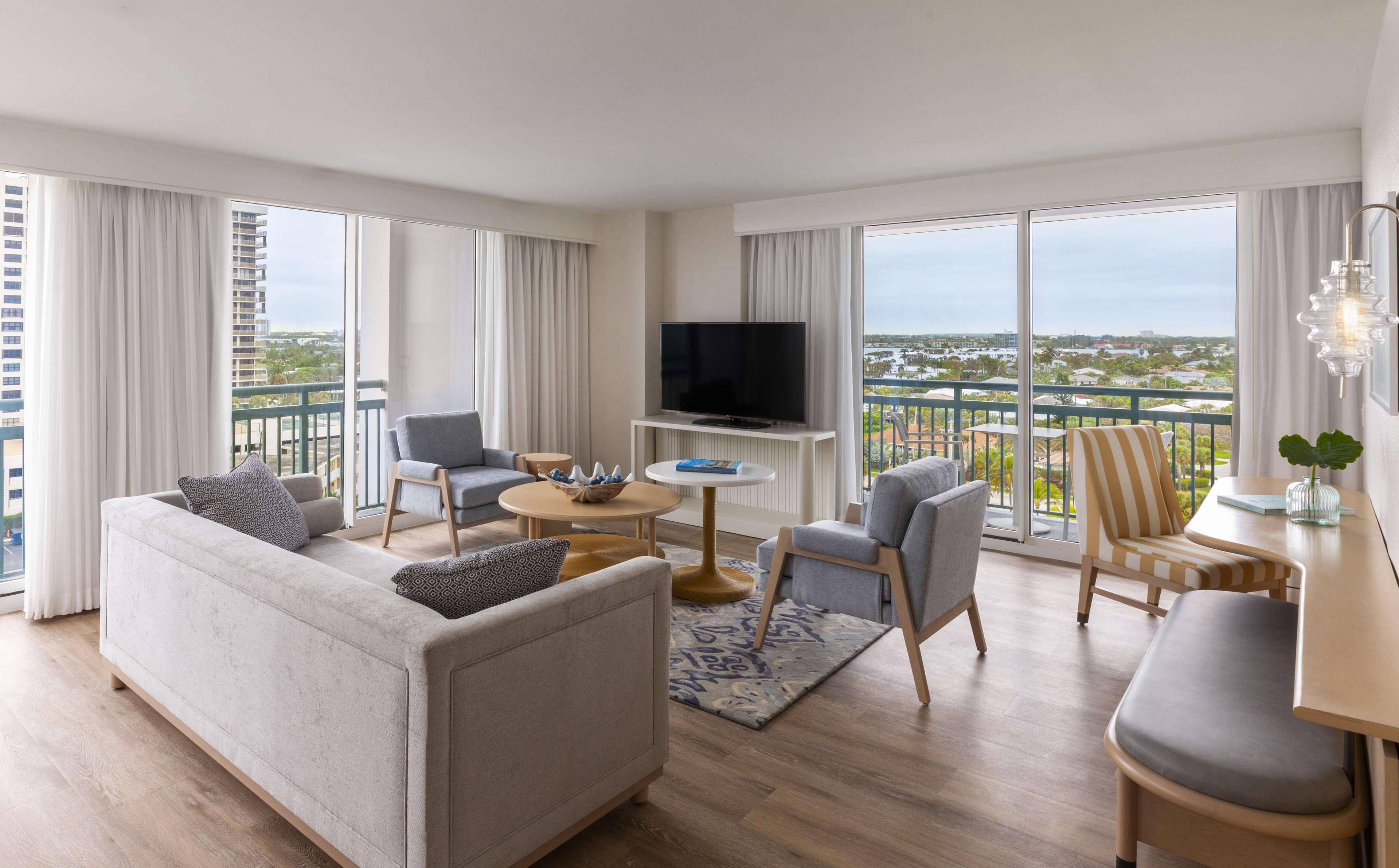 The Singer Oceanfront Resort, Curio Collection By Hilton Ривьера-Бич Экстерьер фото