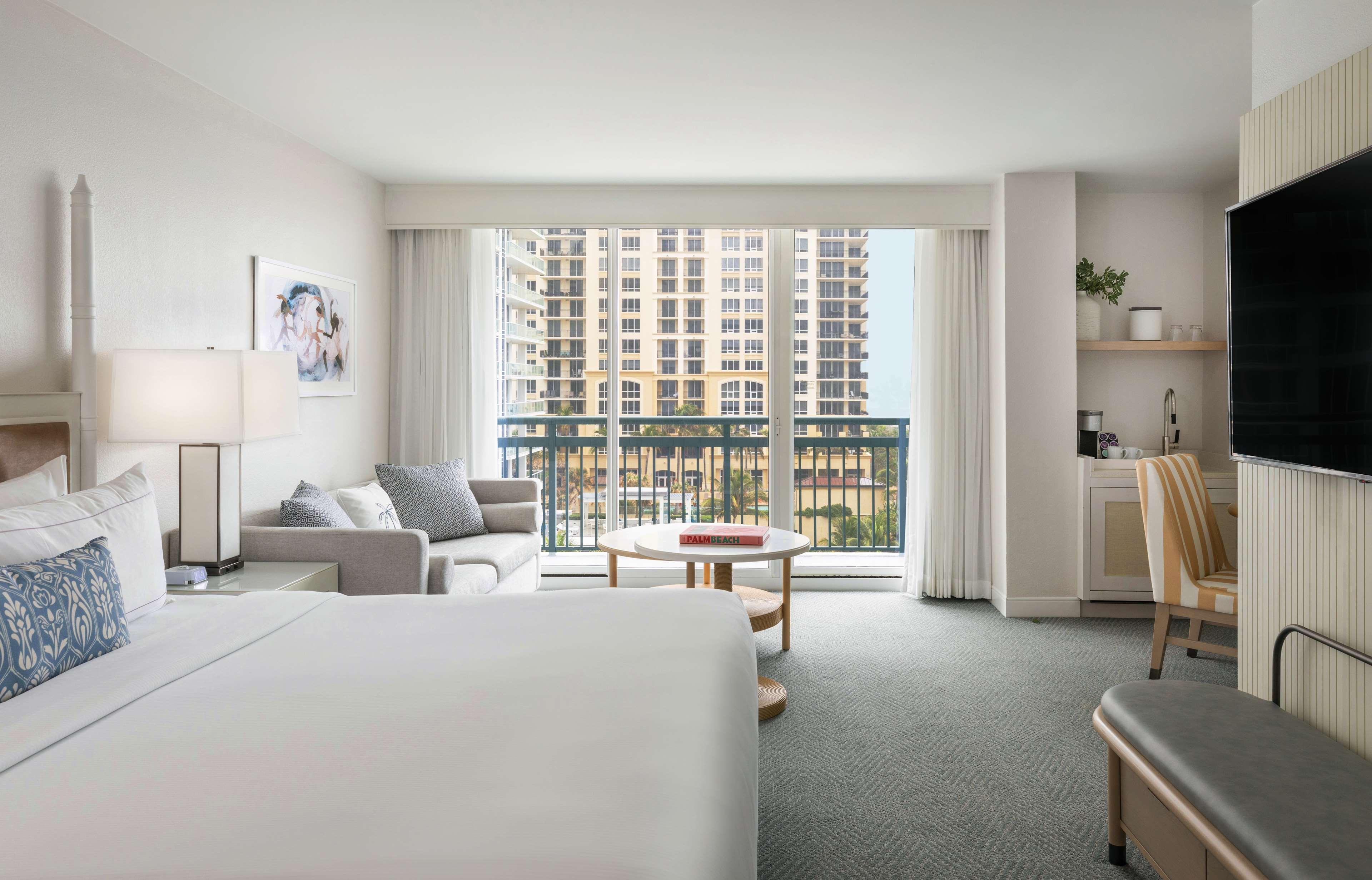 The Singer Oceanfront Resort, Curio Collection By Hilton Ривьера-Бич Экстерьер фото