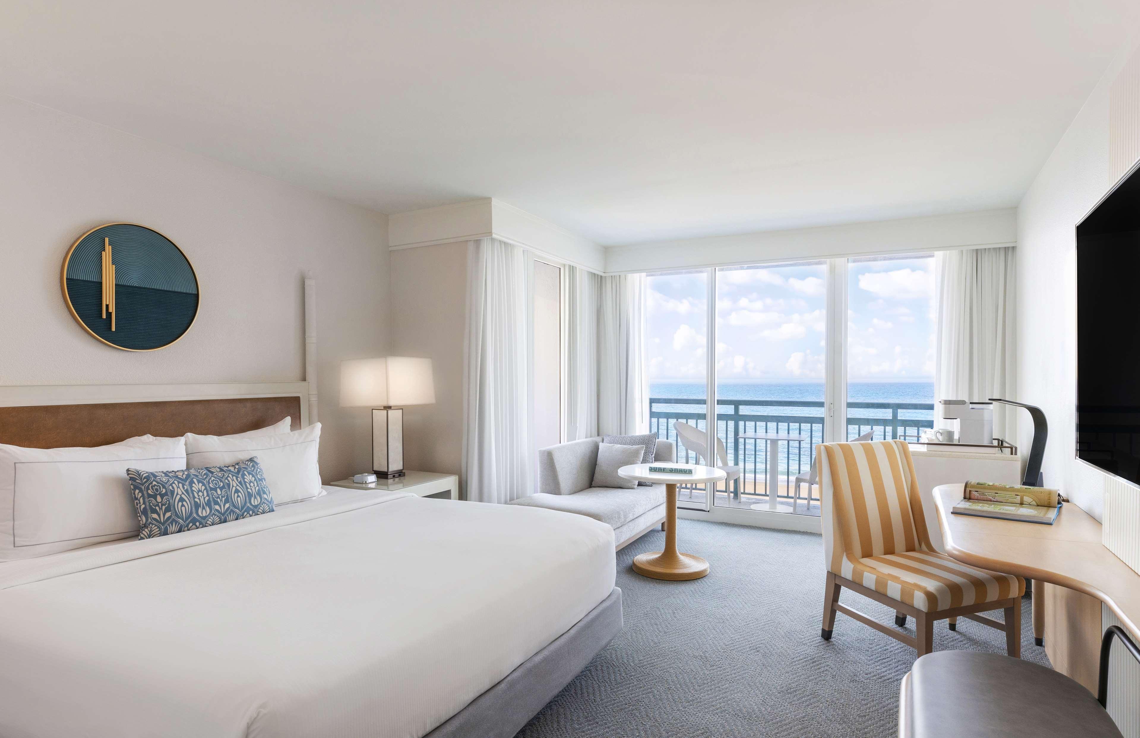 The Singer Oceanfront Resort, Curio Collection By Hilton Ривьера-Бич Экстерьер фото