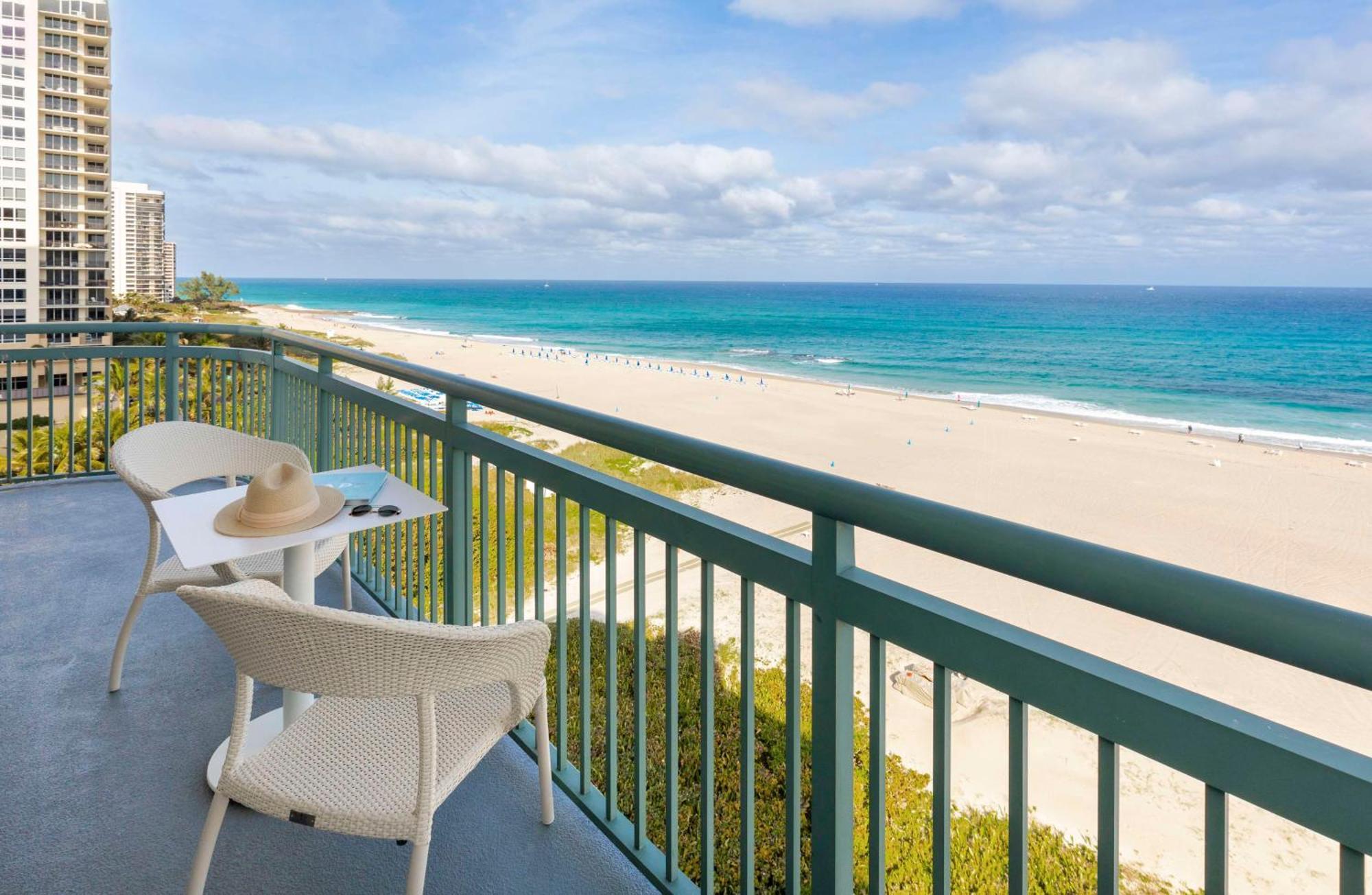 The Singer Oceanfront Resort, Curio Collection By Hilton Ривьера-Бич Экстерьер фото