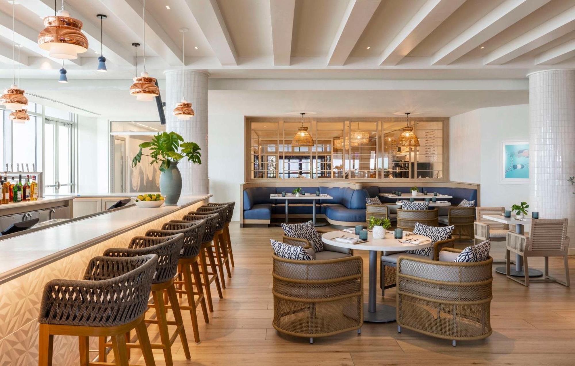 The Singer Oceanfront Resort, Curio Collection By Hilton Ривьера-Бич Экстерьер фото