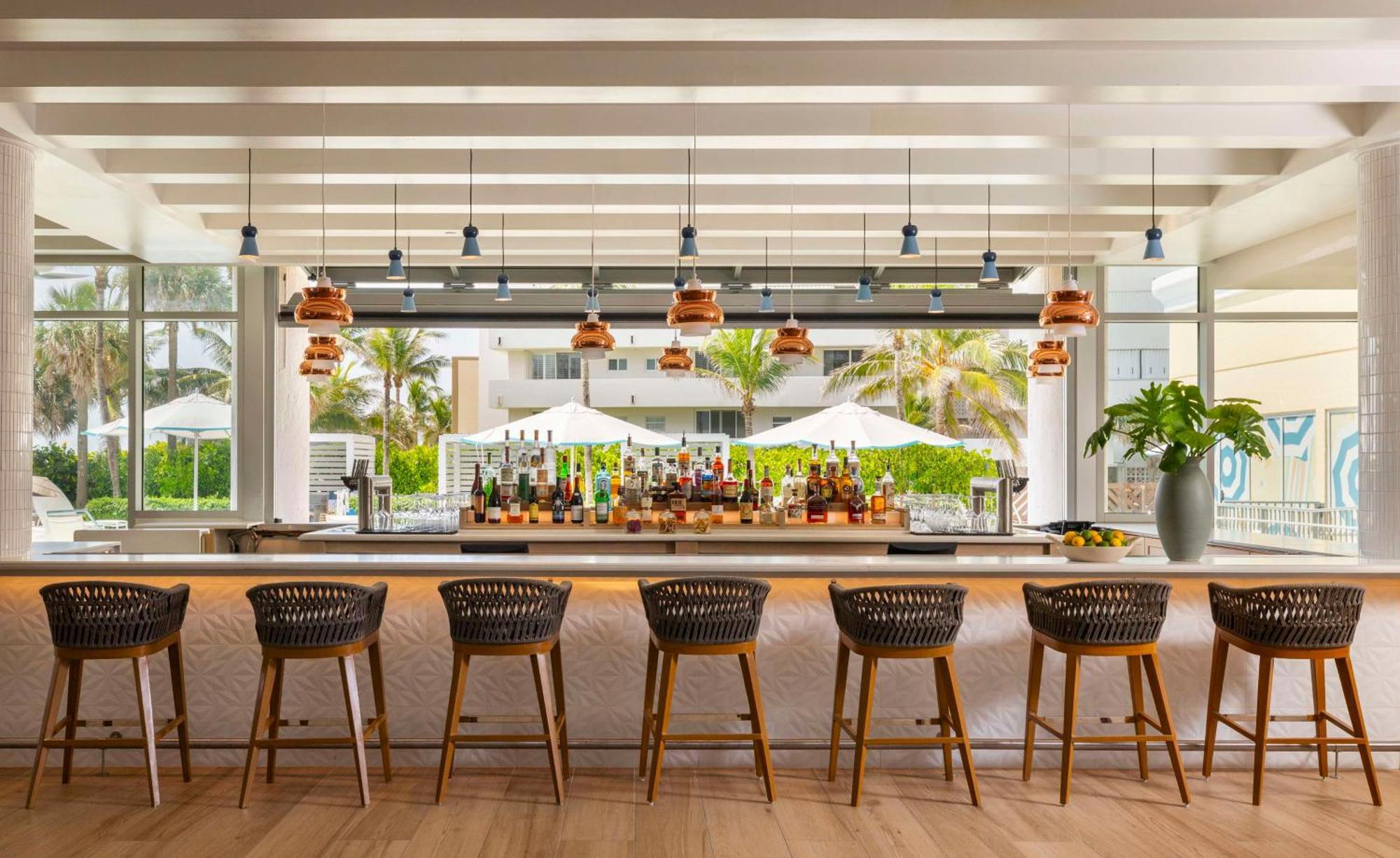 The Singer Oceanfront Resort, Curio Collection By Hilton Ривьера-Бич Экстерьер фото