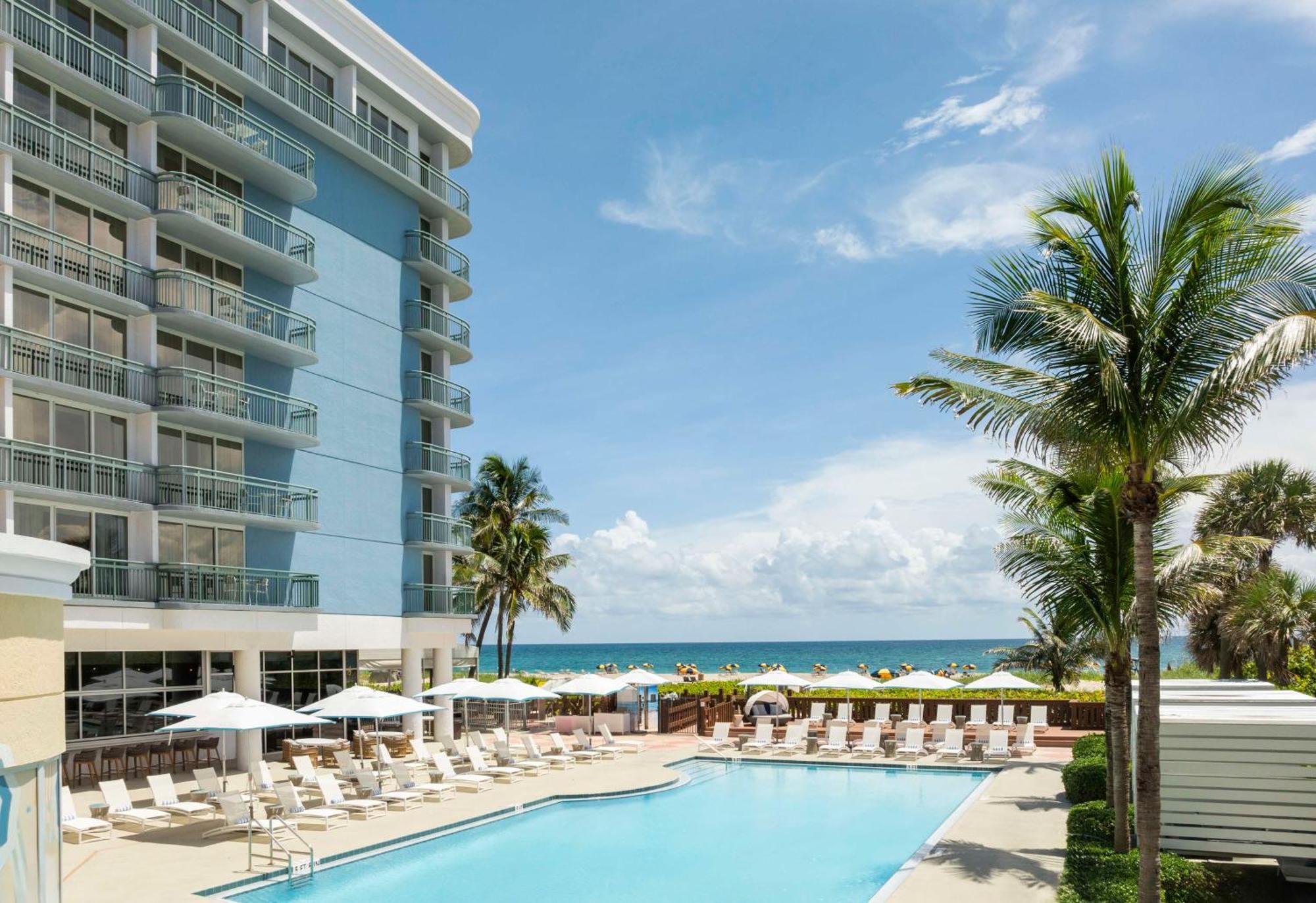 The Singer Oceanfront Resort, Curio Collection By Hilton Ривьера-Бич Экстерьер фото