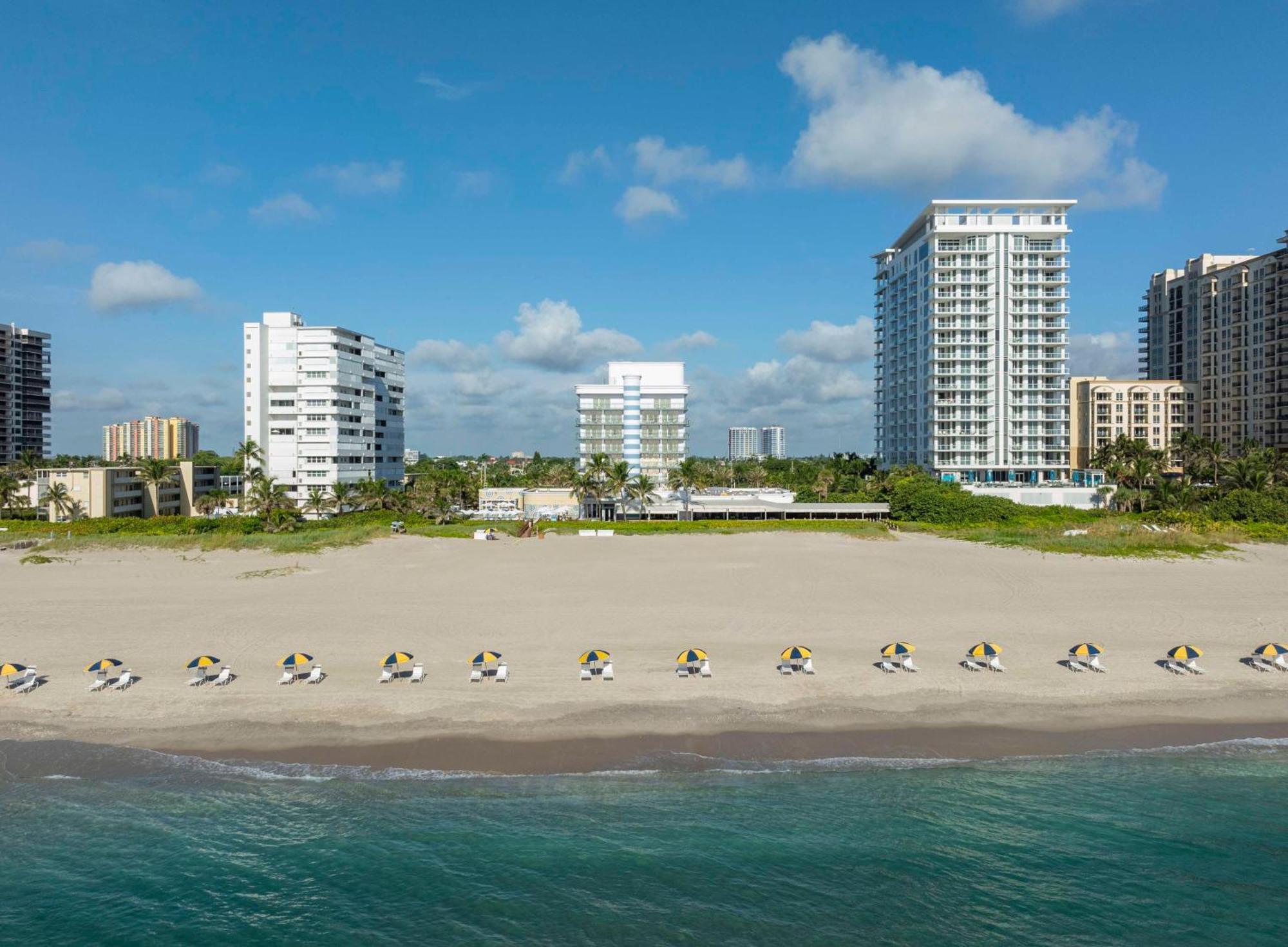 The Singer Oceanfront Resort, Curio Collection By Hilton Ривьера-Бич Экстерьер фото