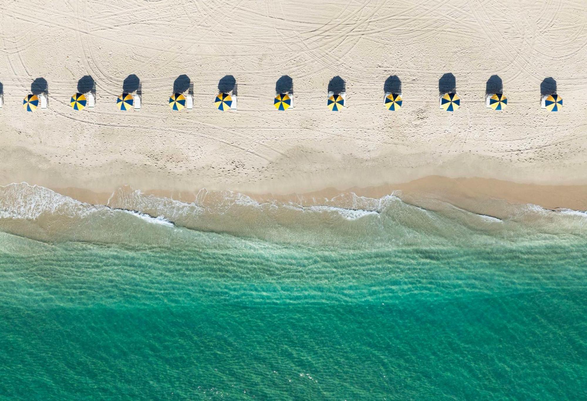 The Singer Oceanfront Resort, Curio Collection By Hilton Ривьера-Бич Экстерьер фото