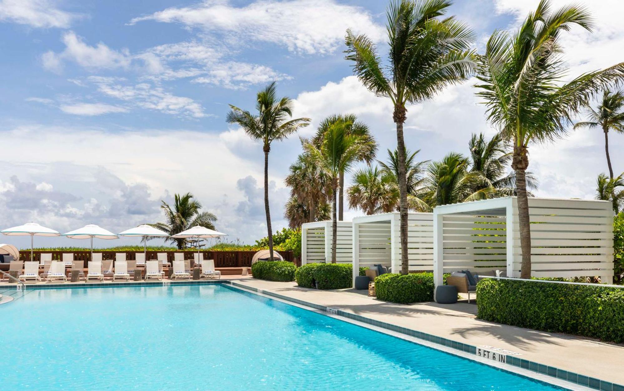 The Singer Oceanfront Resort, Curio Collection By Hilton Ривьера-Бич Экстерьер фото