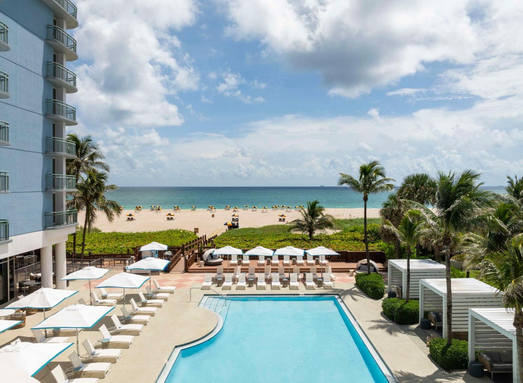 The Singer Oceanfront Resort, Curio Collection By Hilton Ривьера-Бич Экстерьер фото