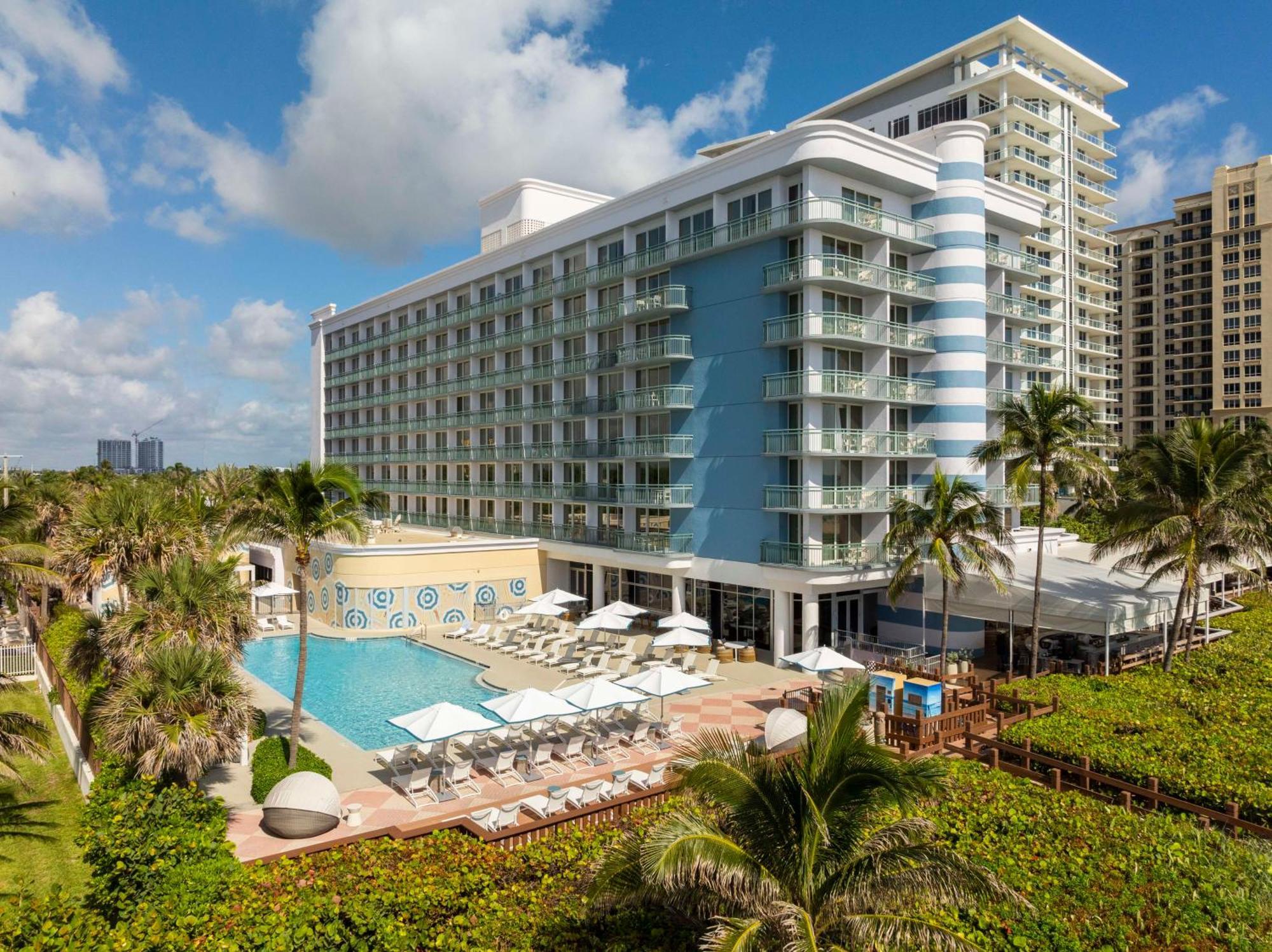 The Singer Oceanfront Resort, Curio Collection By Hilton Ривьера-Бич Экстерьер фото