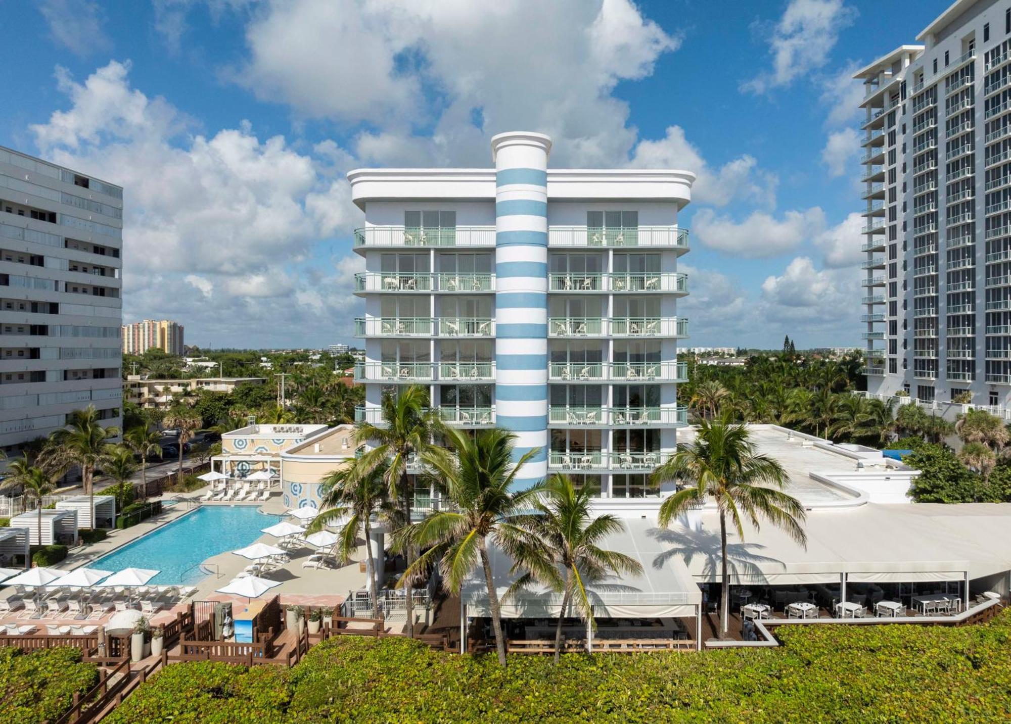 The Singer Oceanfront Resort, Curio Collection By Hilton Ривьера-Бич Экстерьер фото